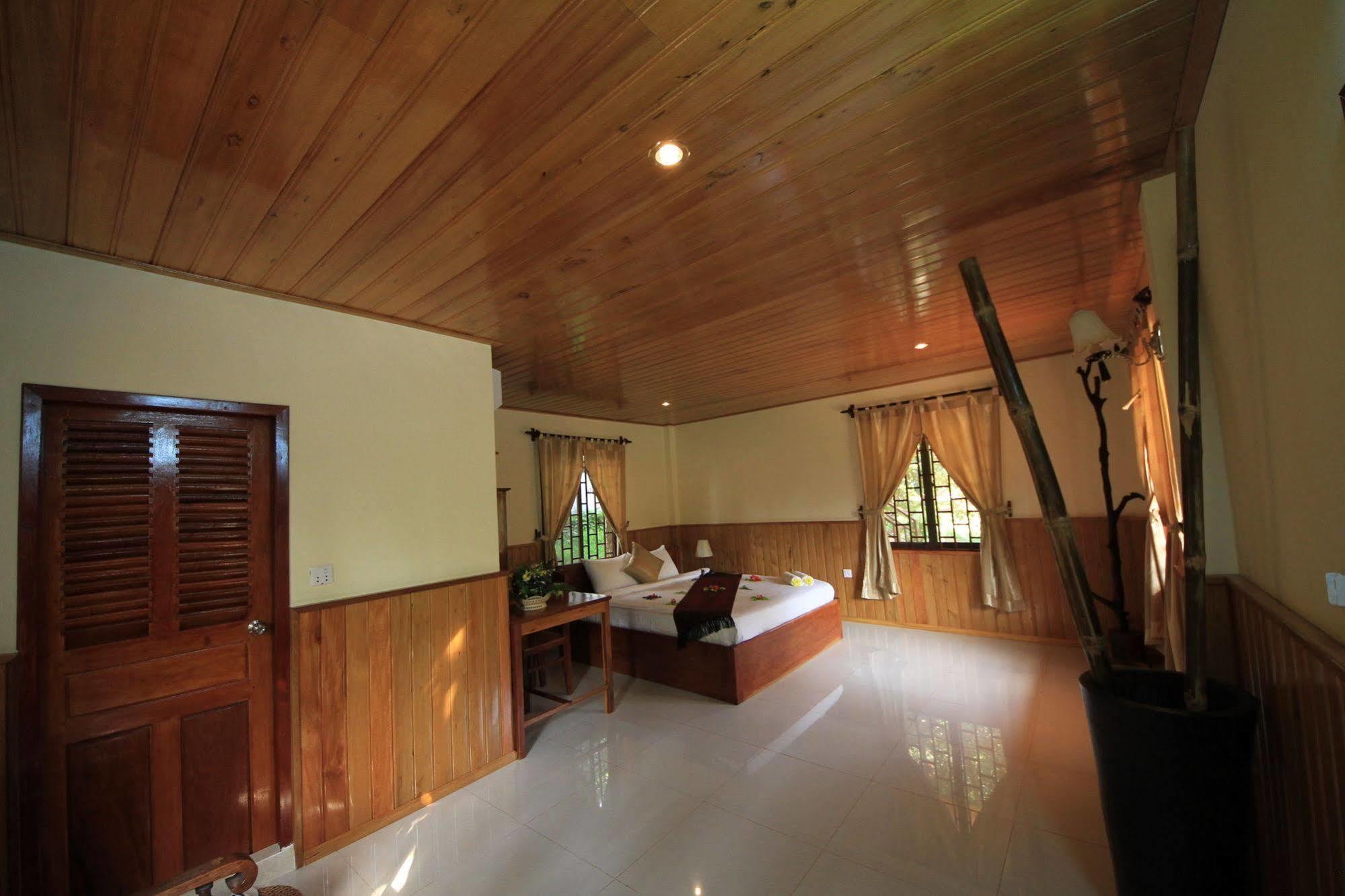 Spring Valley Resort Kep Exterior photo